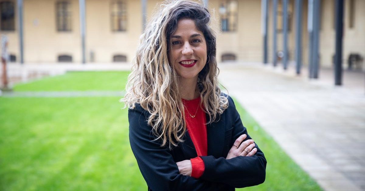 Lara Hernández de Sumar Wikipedia: Biografía y Trayectoria Política: