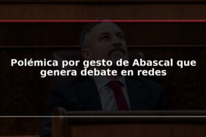Polémica por gesto de Abascal que genera debate en redes